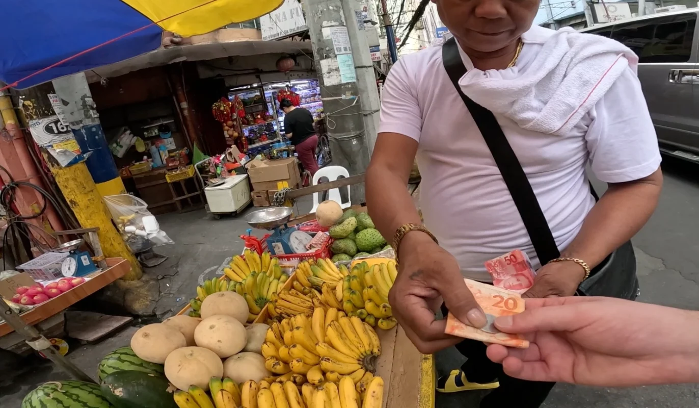 banana from a local street vendor for 20 pesos